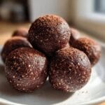 "15-Minute Peppermint Chocolate Protein Balls for Crazy Energy" 5 peppermint chocolate protein balls